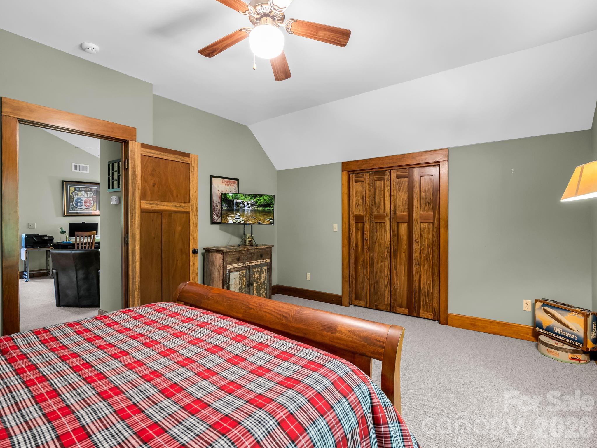 5 Longfellow Drive — Black Mountain
