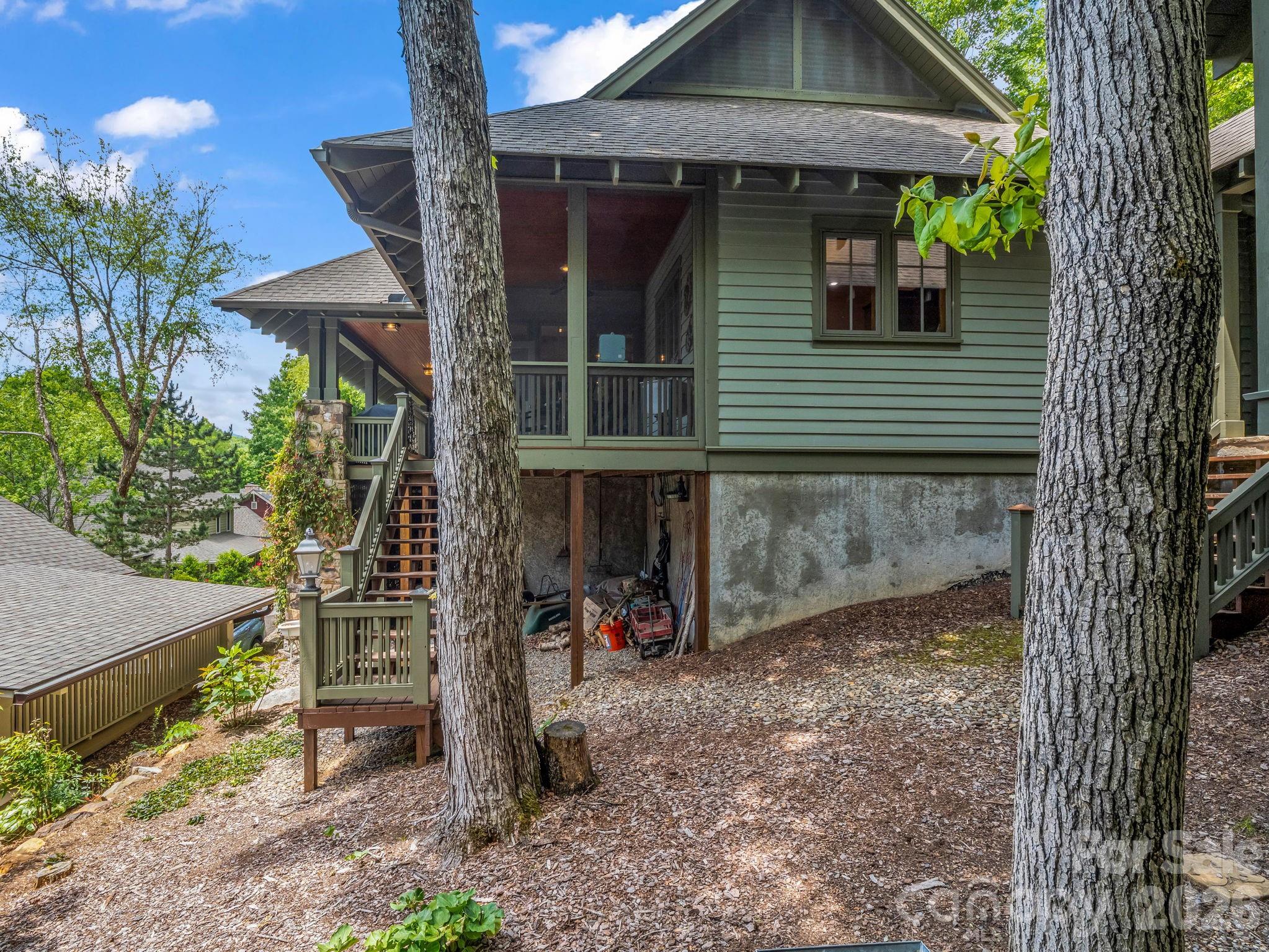 5 Longfellow Drive — Black Mountain