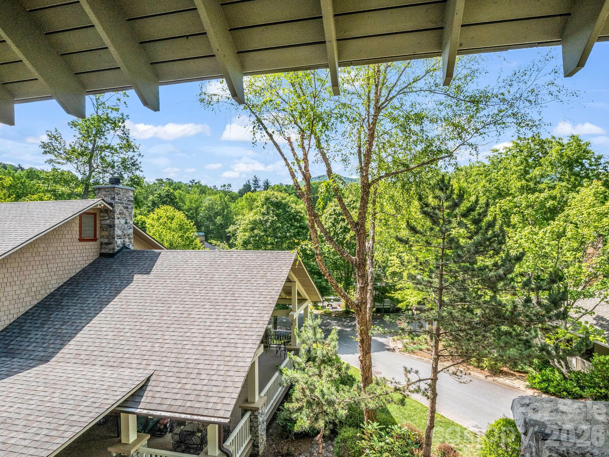 5 Longfellow Drive — Black Mountain