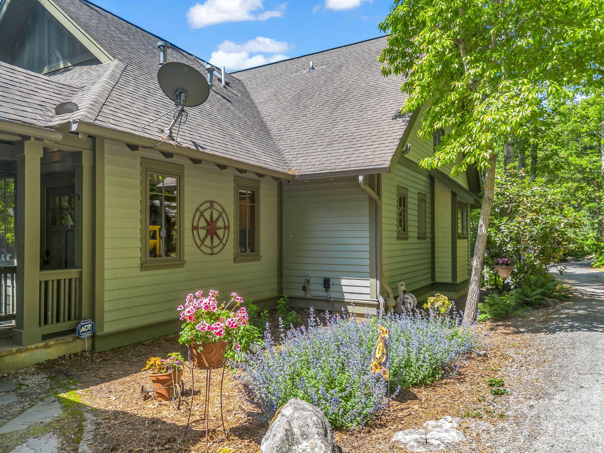 5 Longfellow Drive — Black Mountain