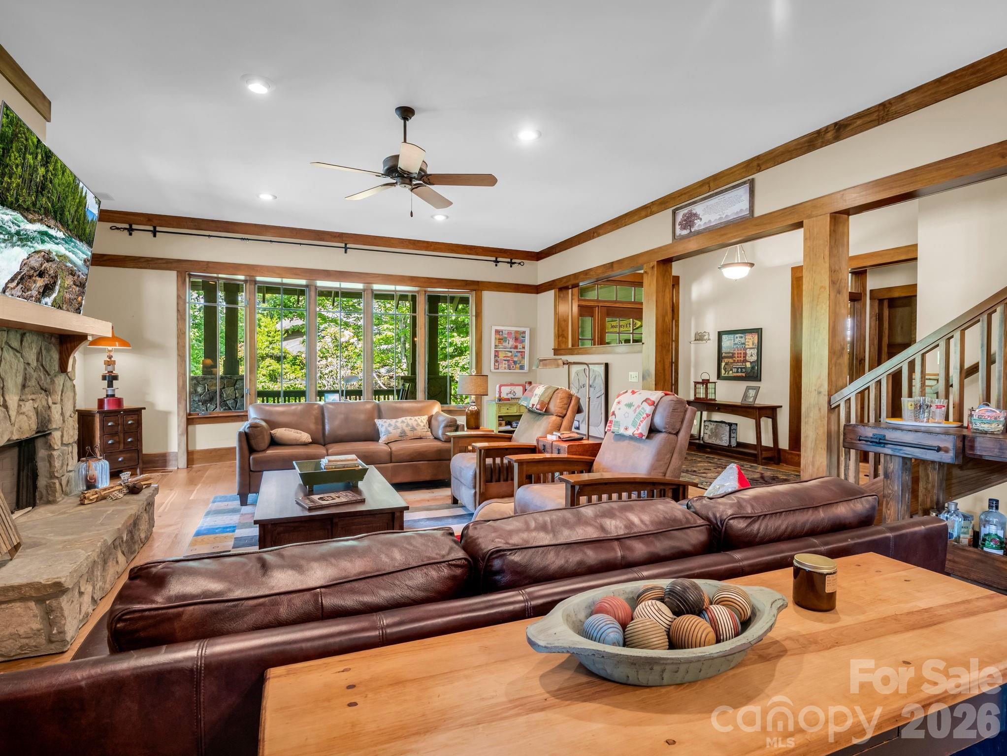 5 Longfellow Drive — Black Mountain
