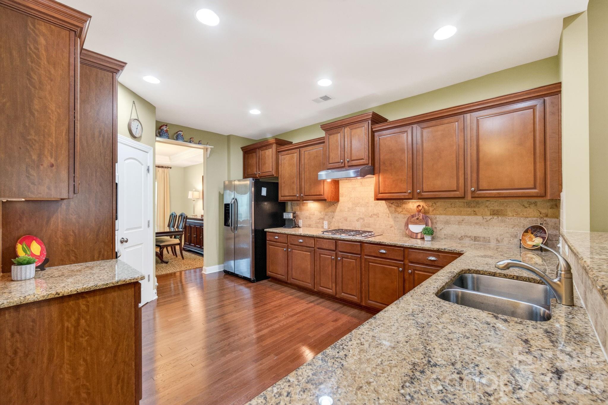 321 Calming Way — Tega Cay