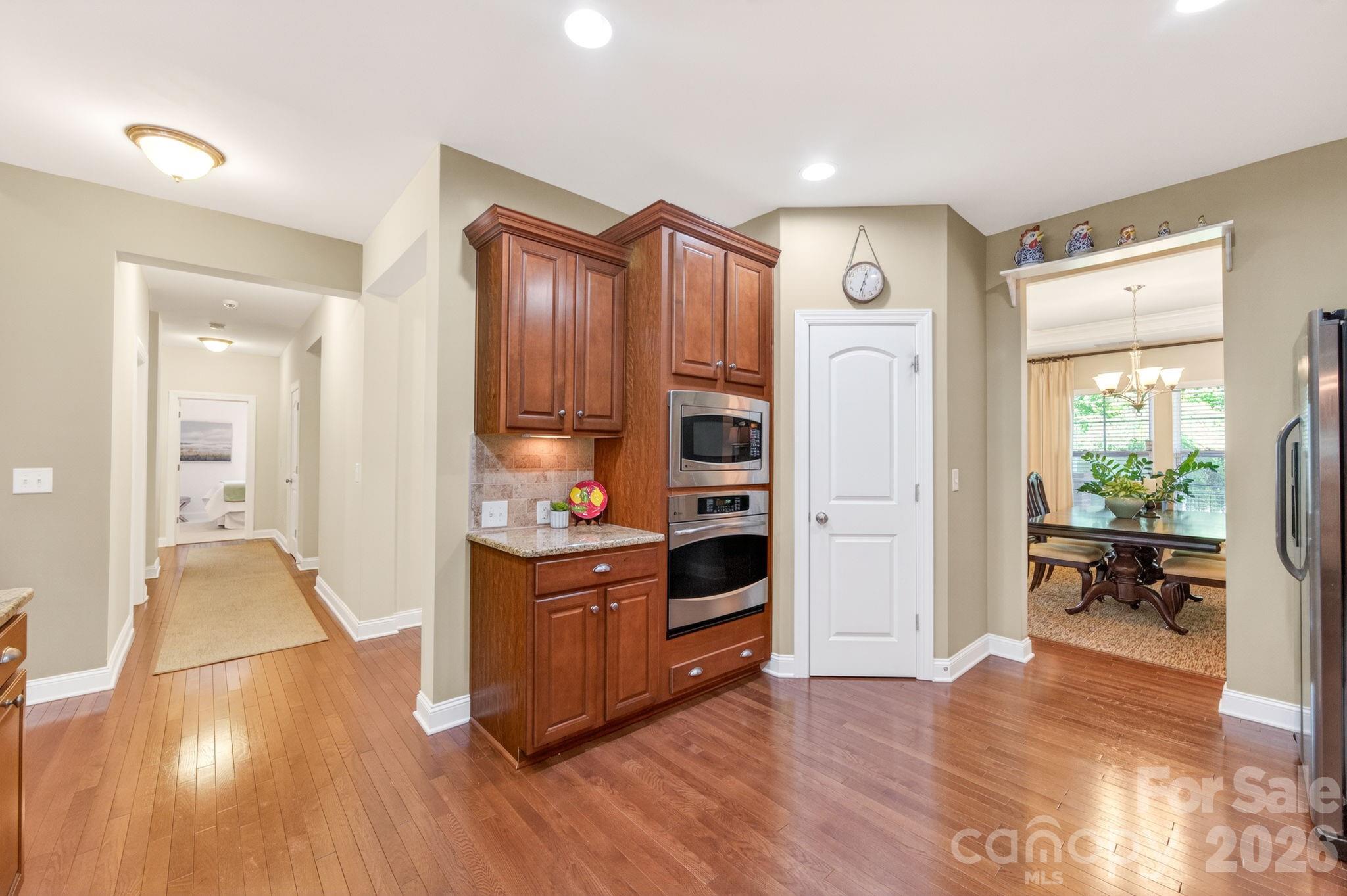 321 Calming Way — Tega Cay