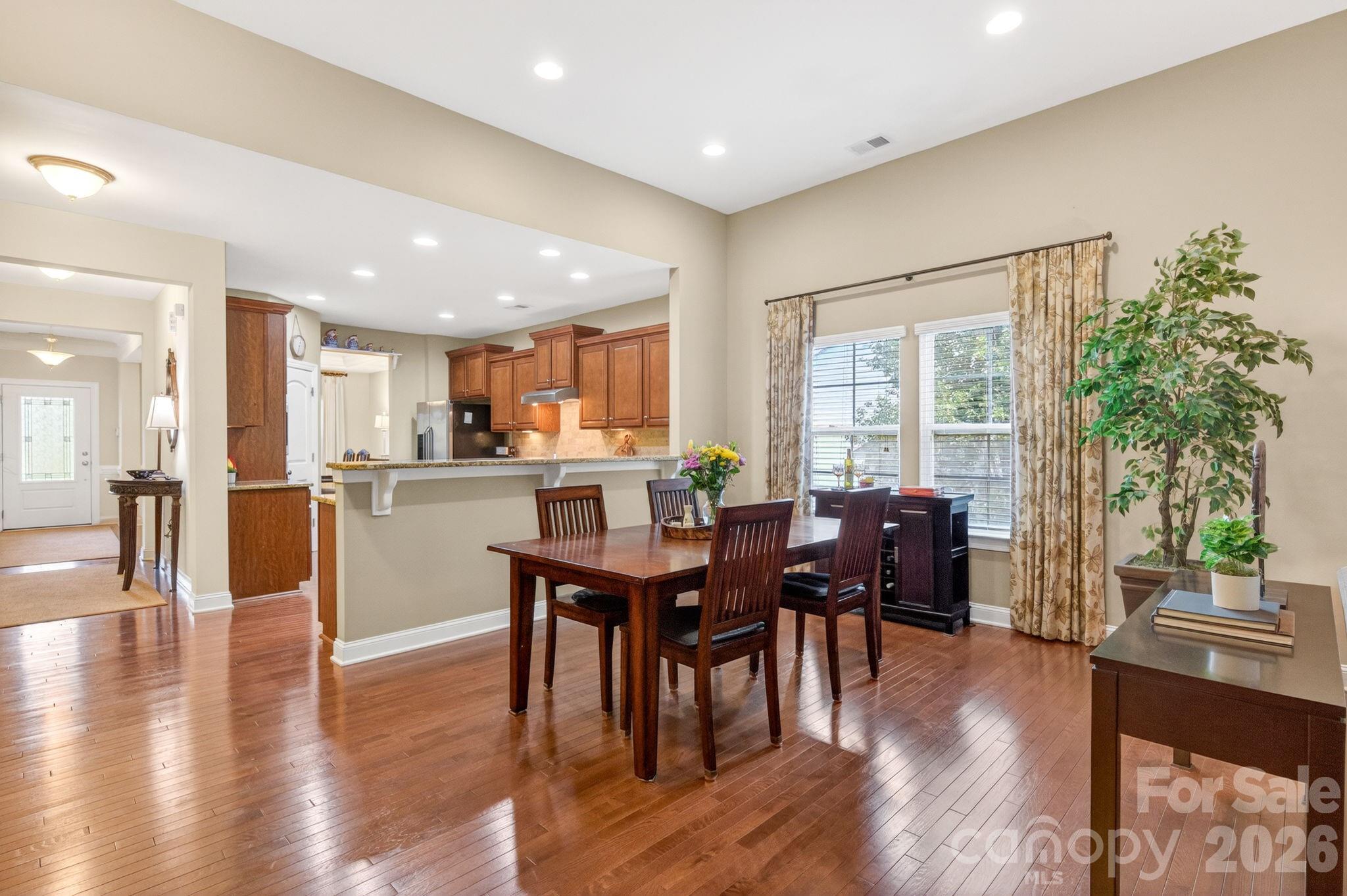 321 Calming Way — Tega Cay