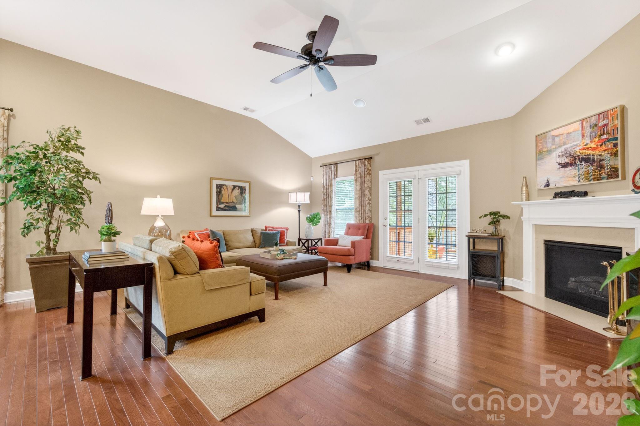 321 Calming Way — Tega Cay