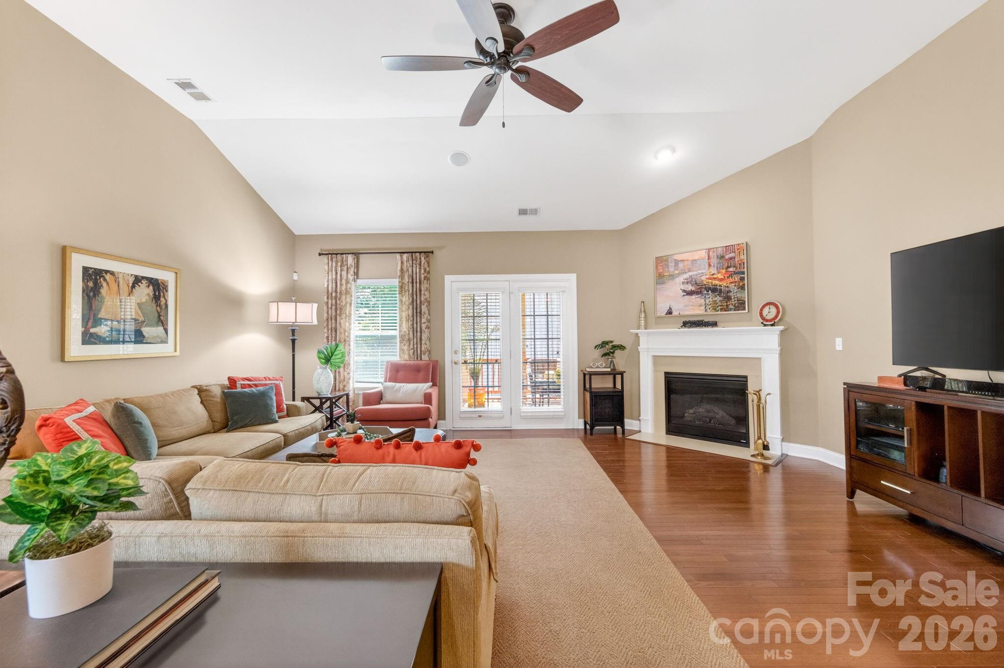 321 Calming Way — Tega Cay