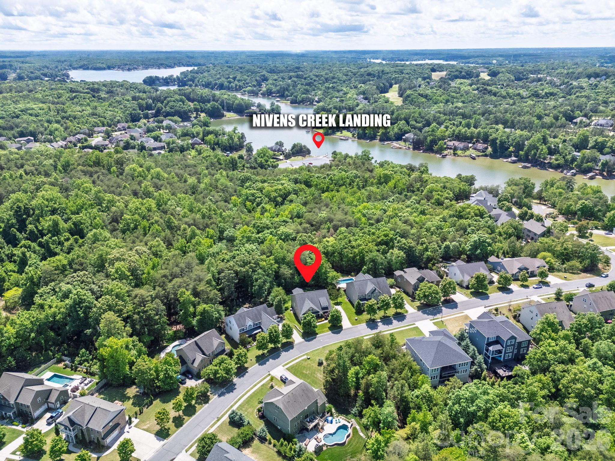 321 Calming Way — Tega Cay
