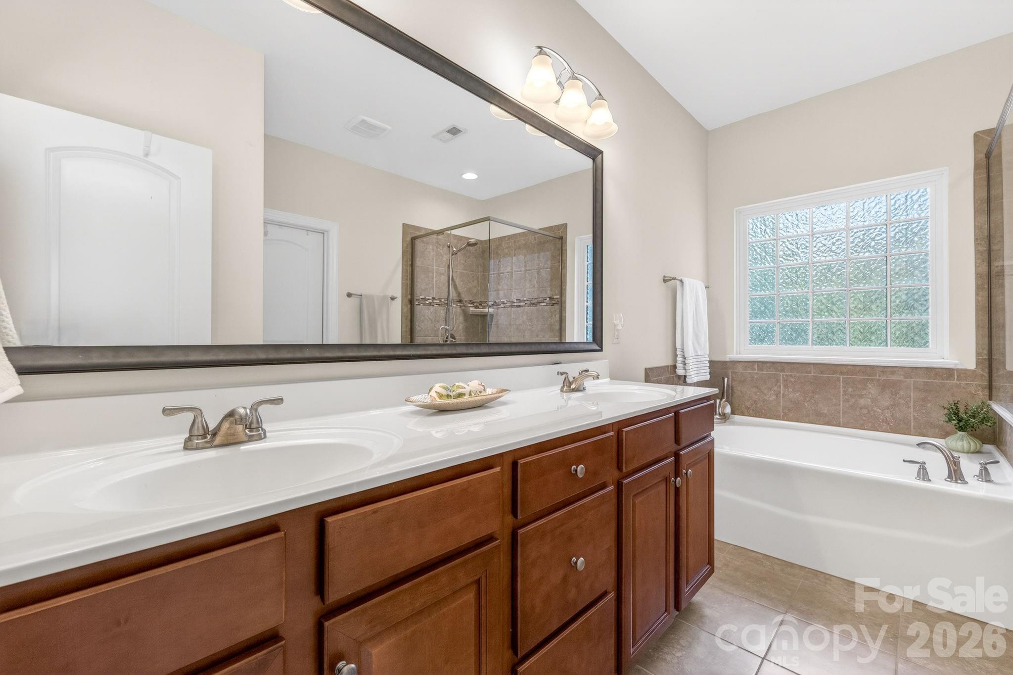 321 Calming Way — Tega Cay