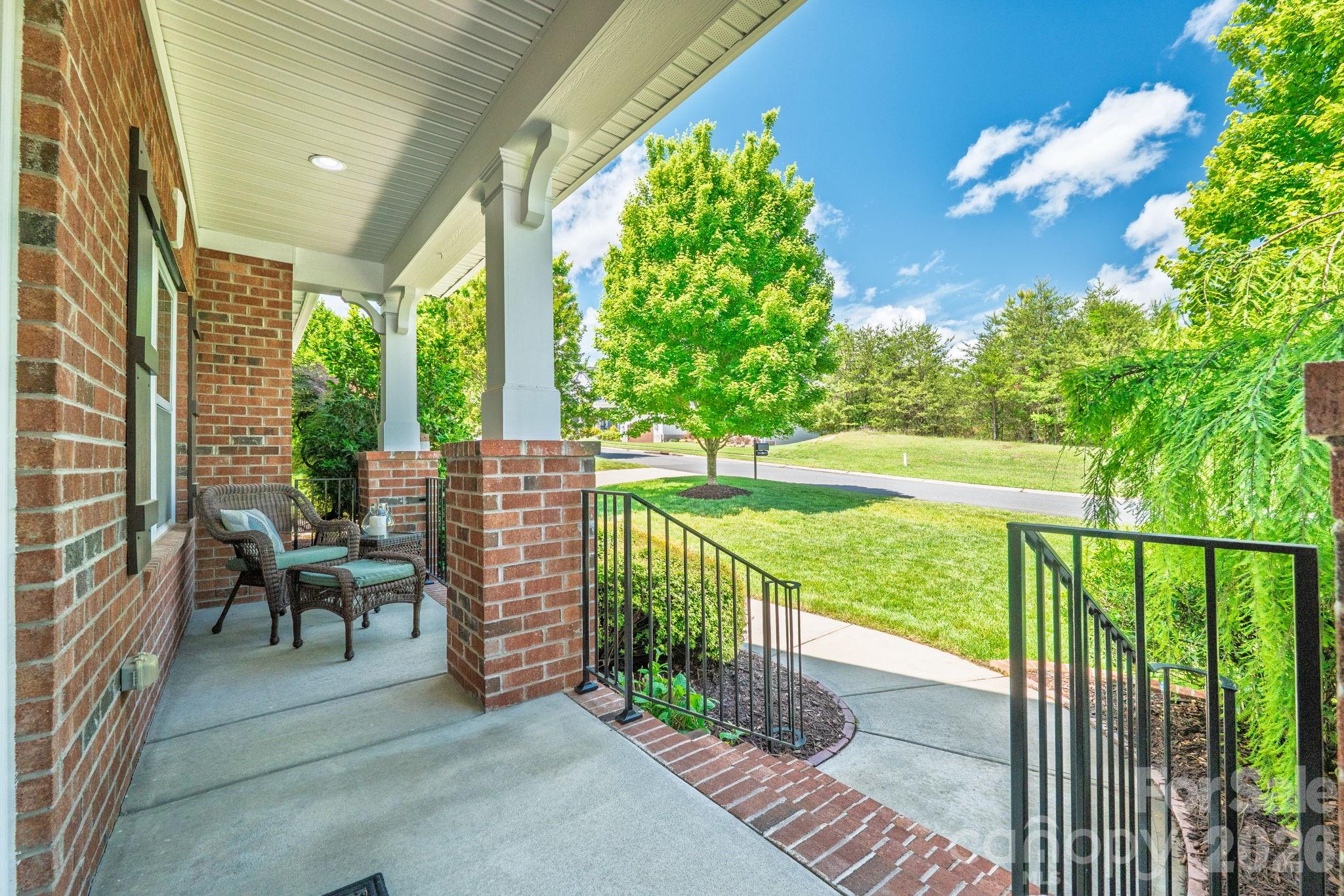 321 Calming Way — Tega Cay
