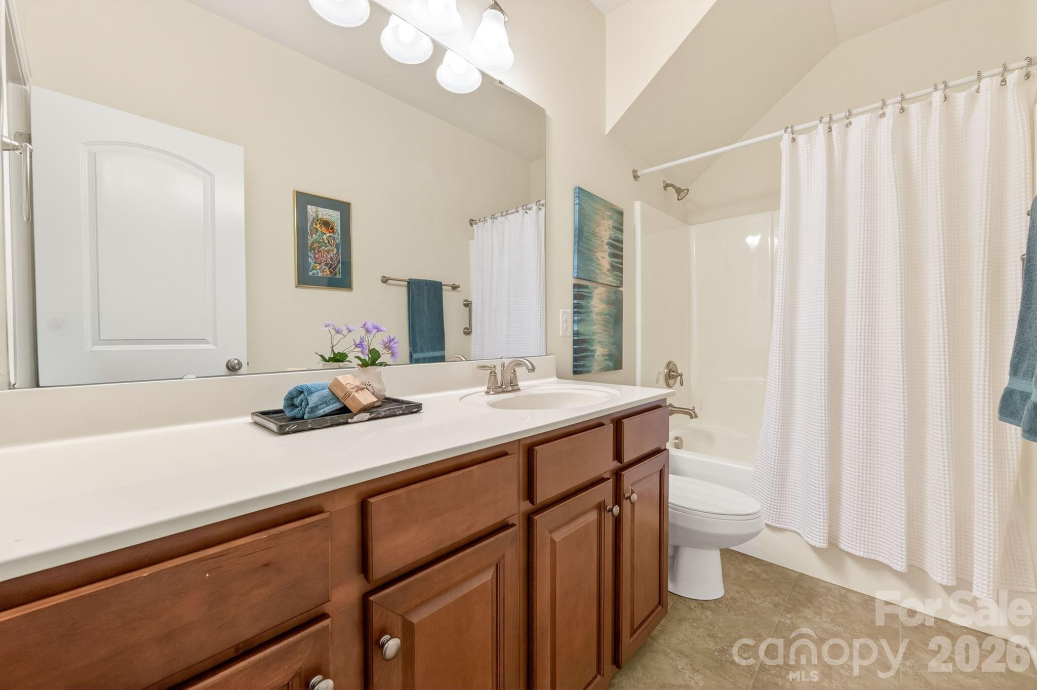 321 Calming Way — Tega Cay