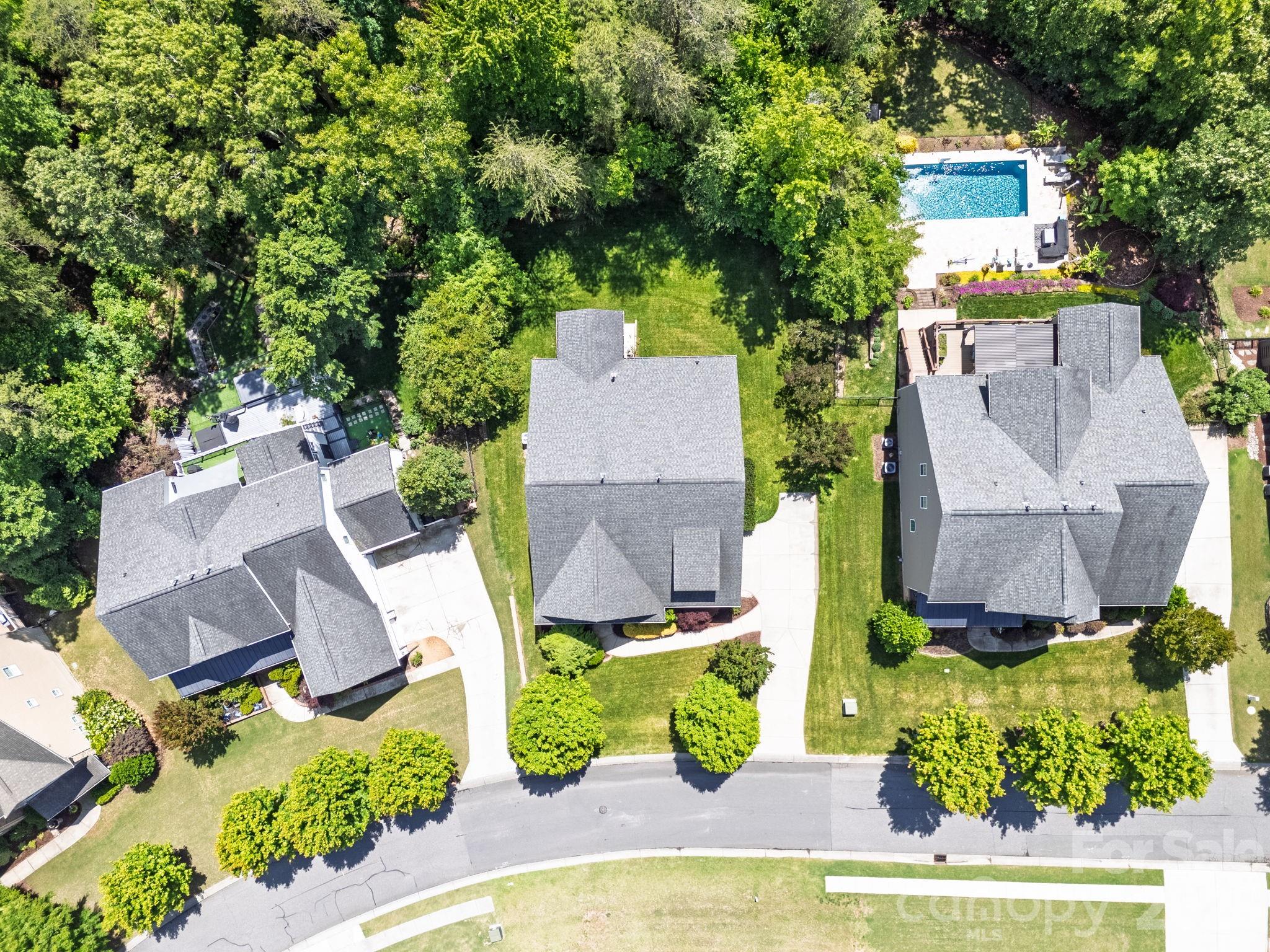 321 Calming Way — Tega Cay