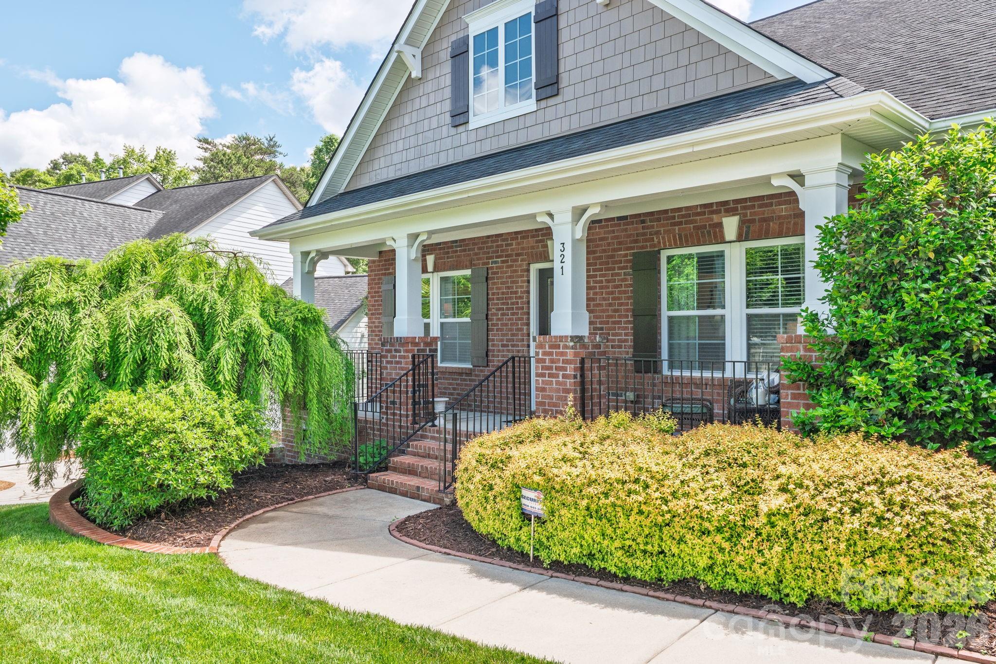 321 Calming Way — Tega Cay
