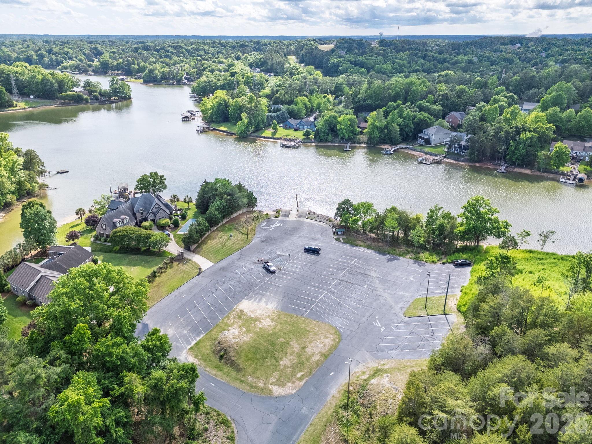 321 Calming Way — Tega Cay