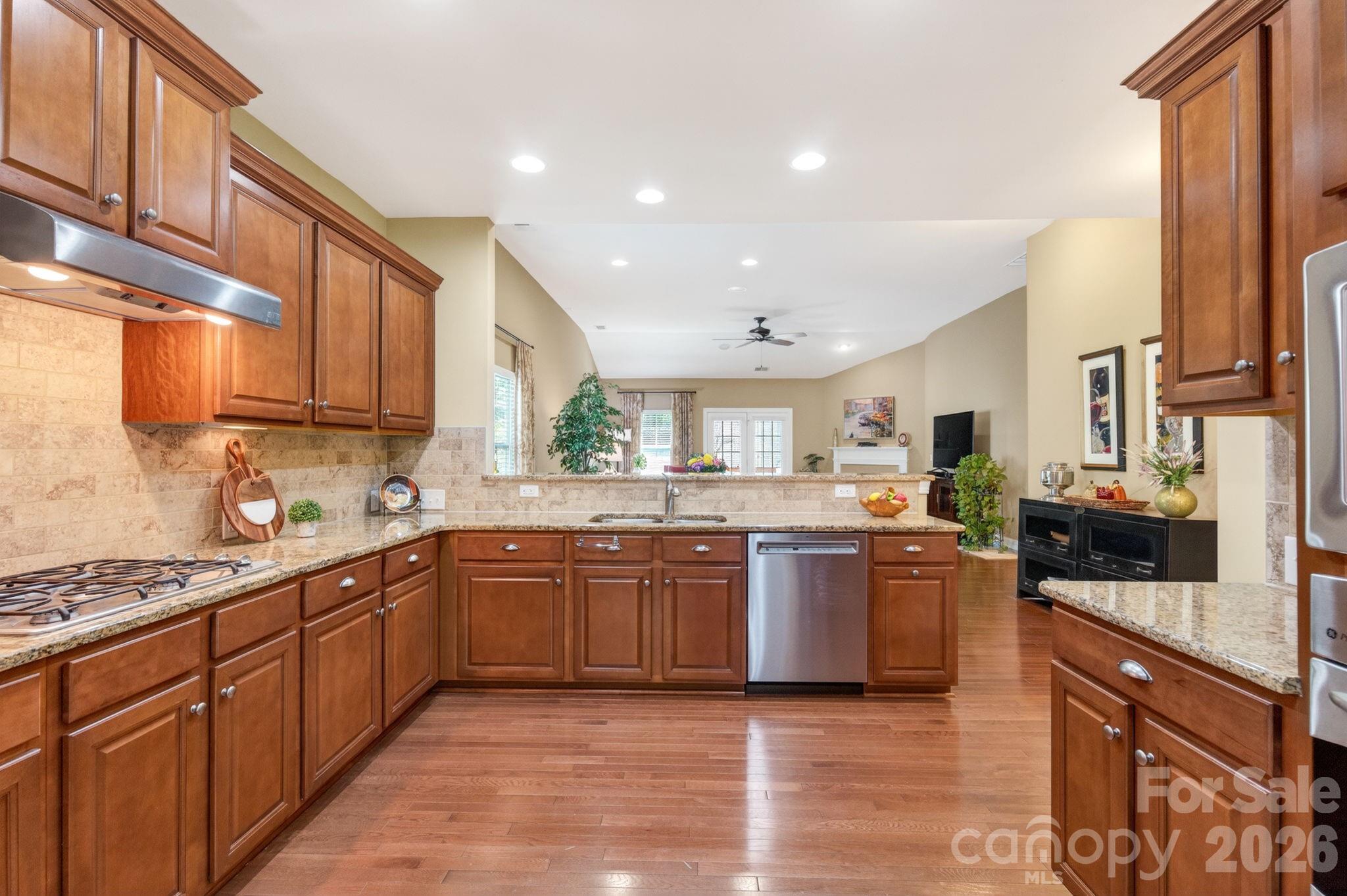 321 Calming Way — Tega Cay