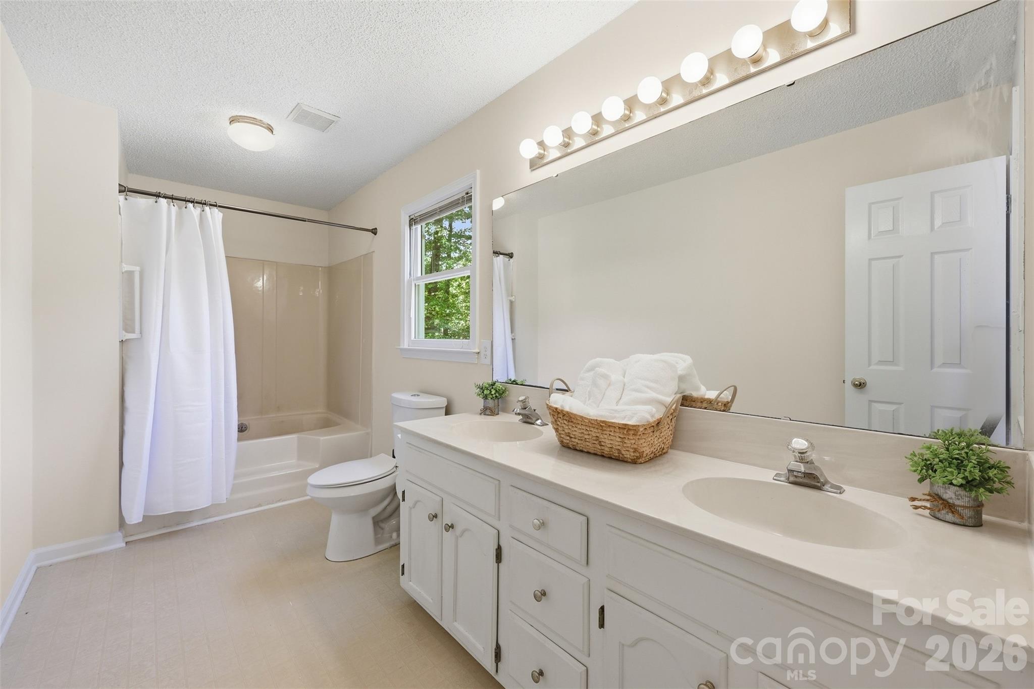 913 Pleasant Ridge Road — Fort Mill