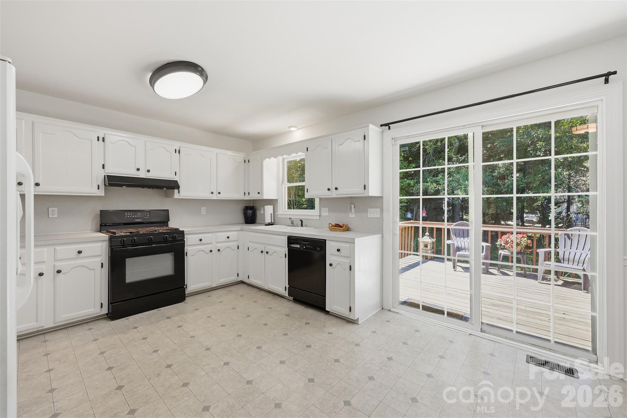 913 Pleasant Ridge Road — Fort Mill