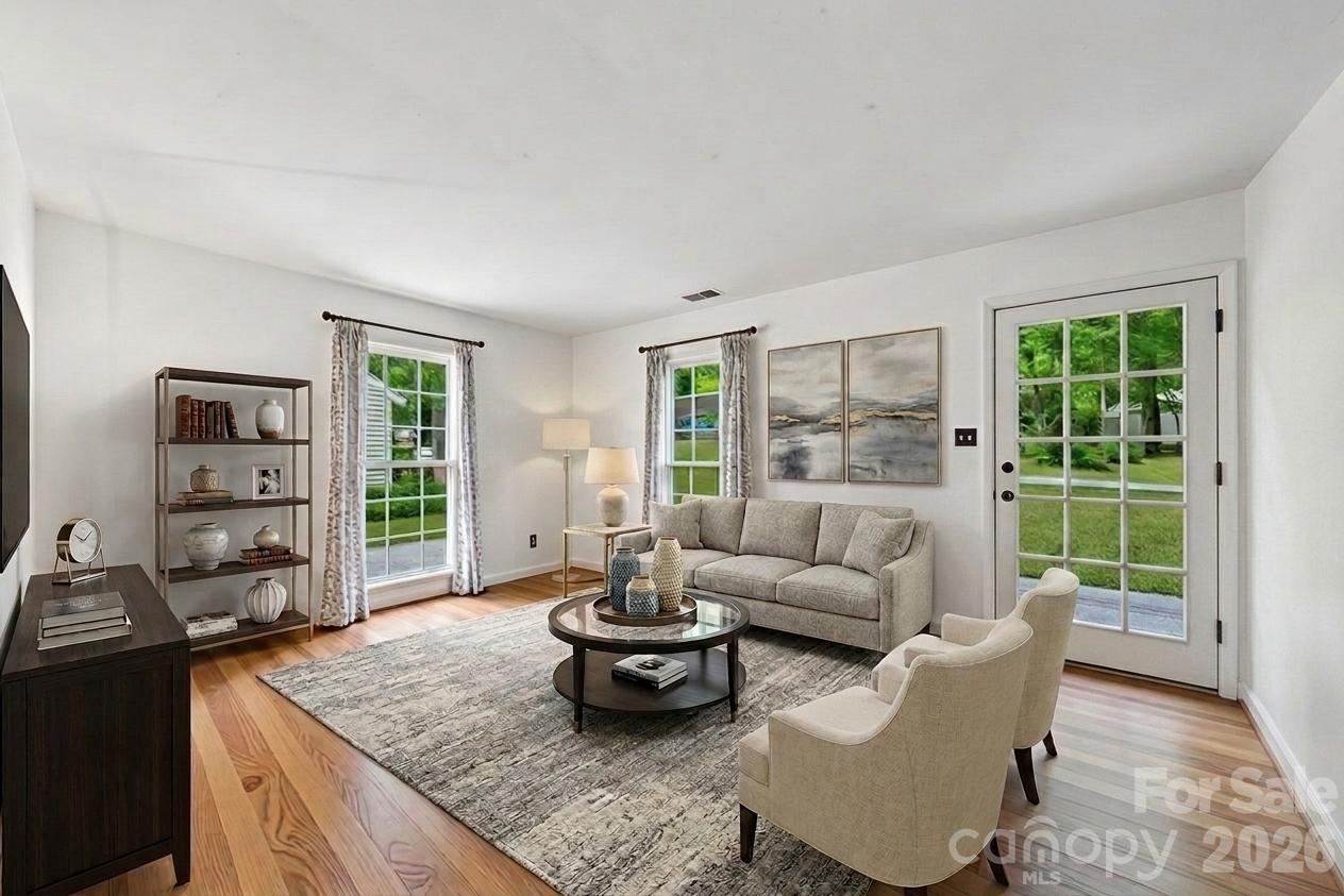 1005 Pinafore Drive — Charlotte