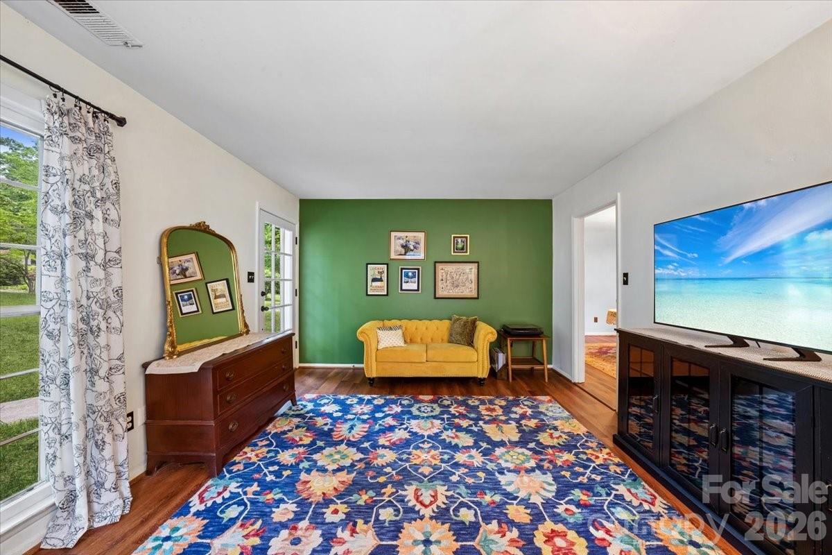 1005 Pinafore Drive — Charlotte
