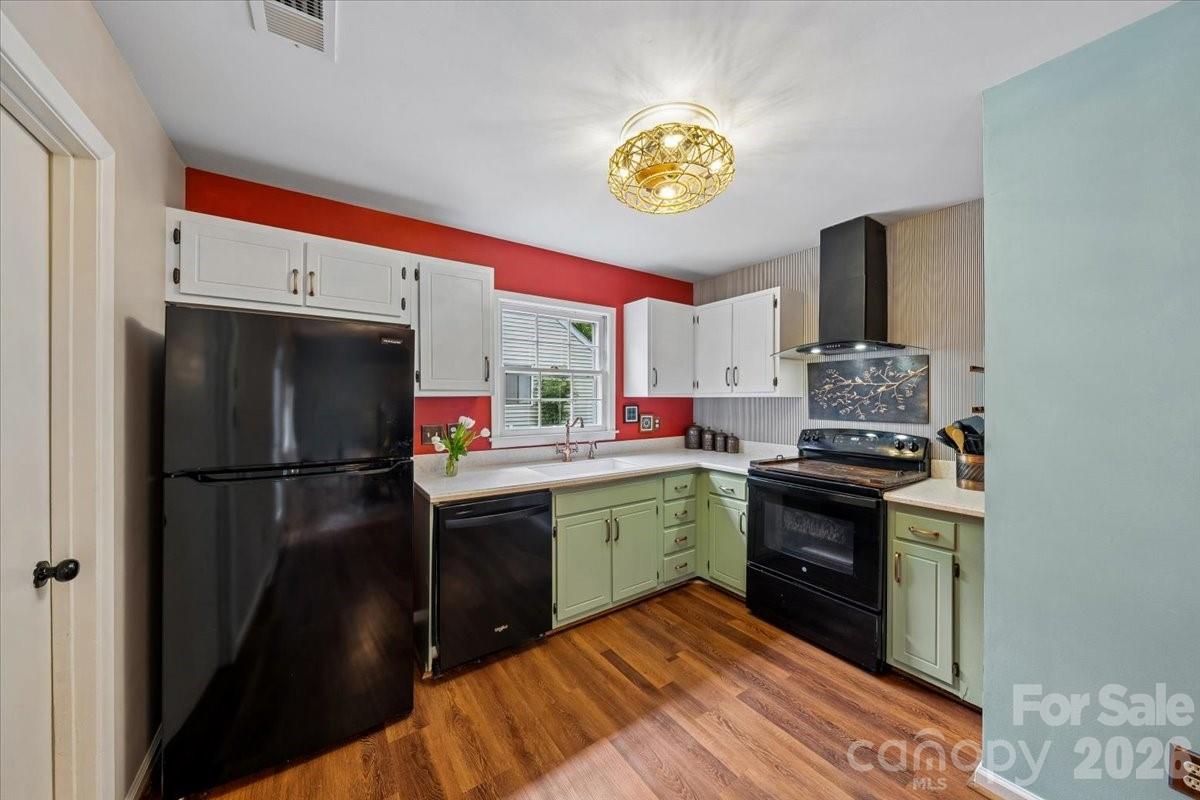 1005 Pinafore Drive — Charlotte