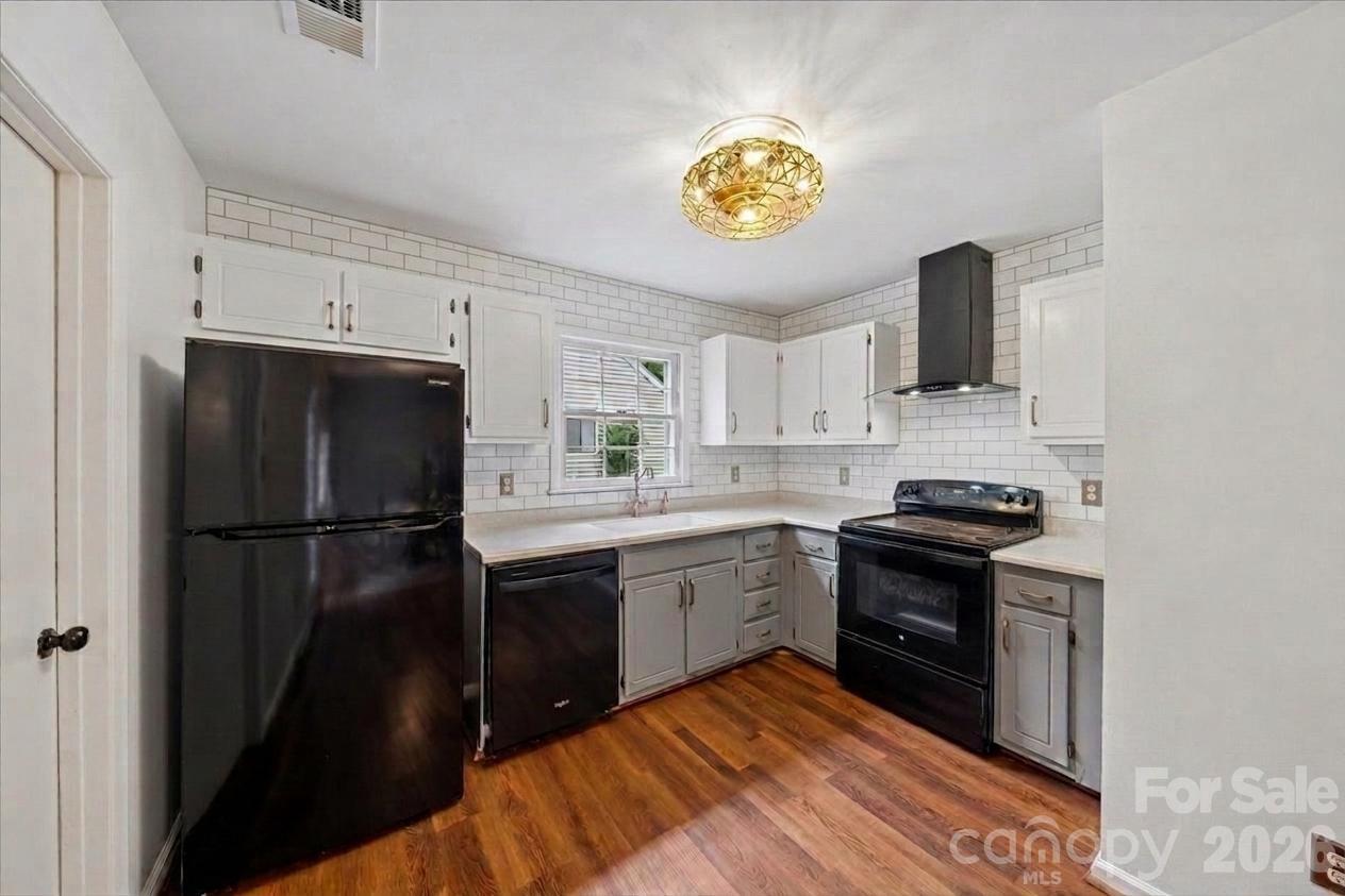 1005 Pinafore Drive — Charlotte