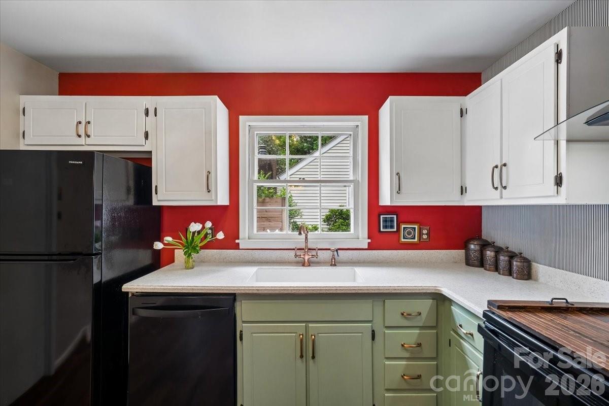 1005 Pinafore Drive — Charlotte