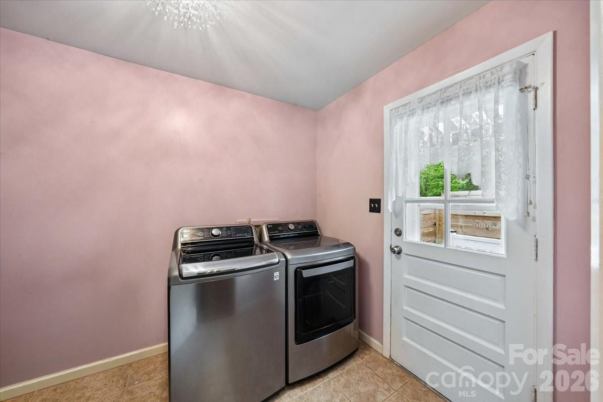1005 Pinafore Drive — Charlotte