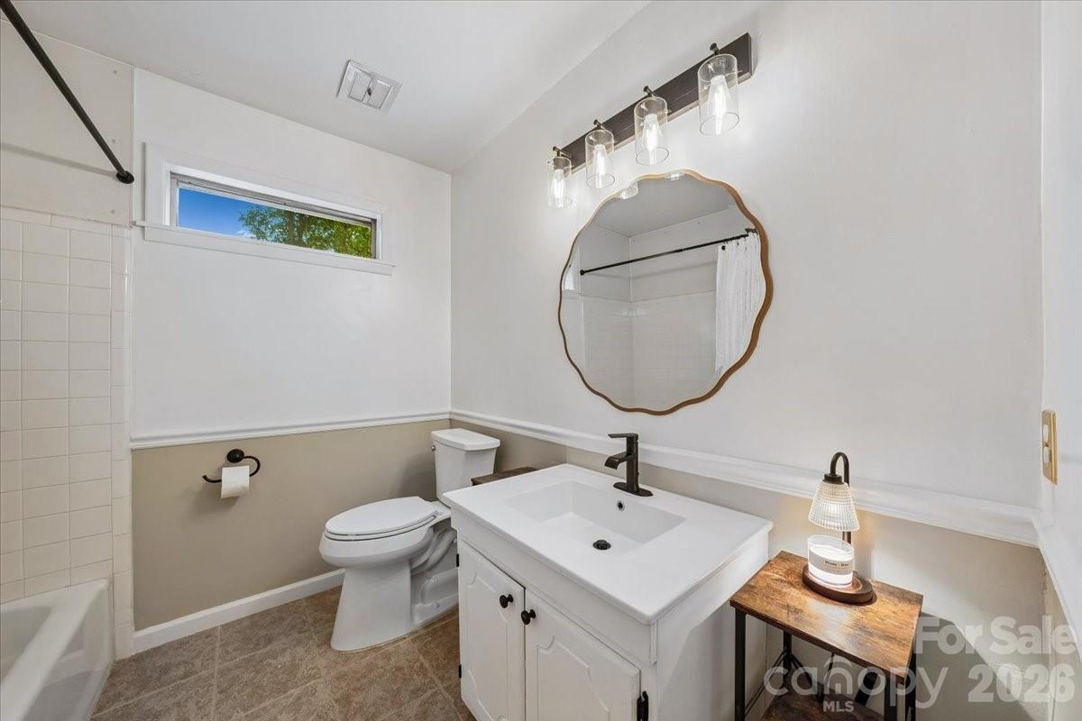 1005 Pinafore Drive — Charlotte
