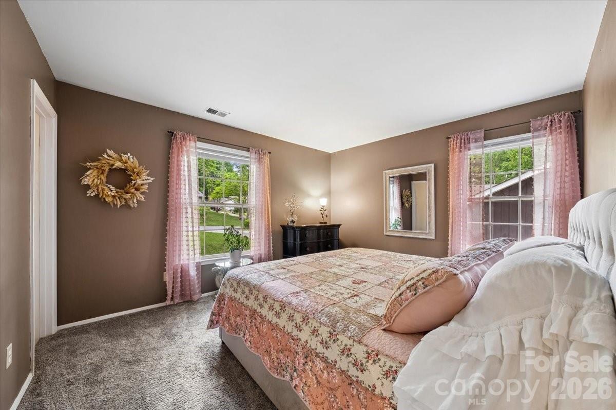 1005 Pinafore Drive — Charlotte