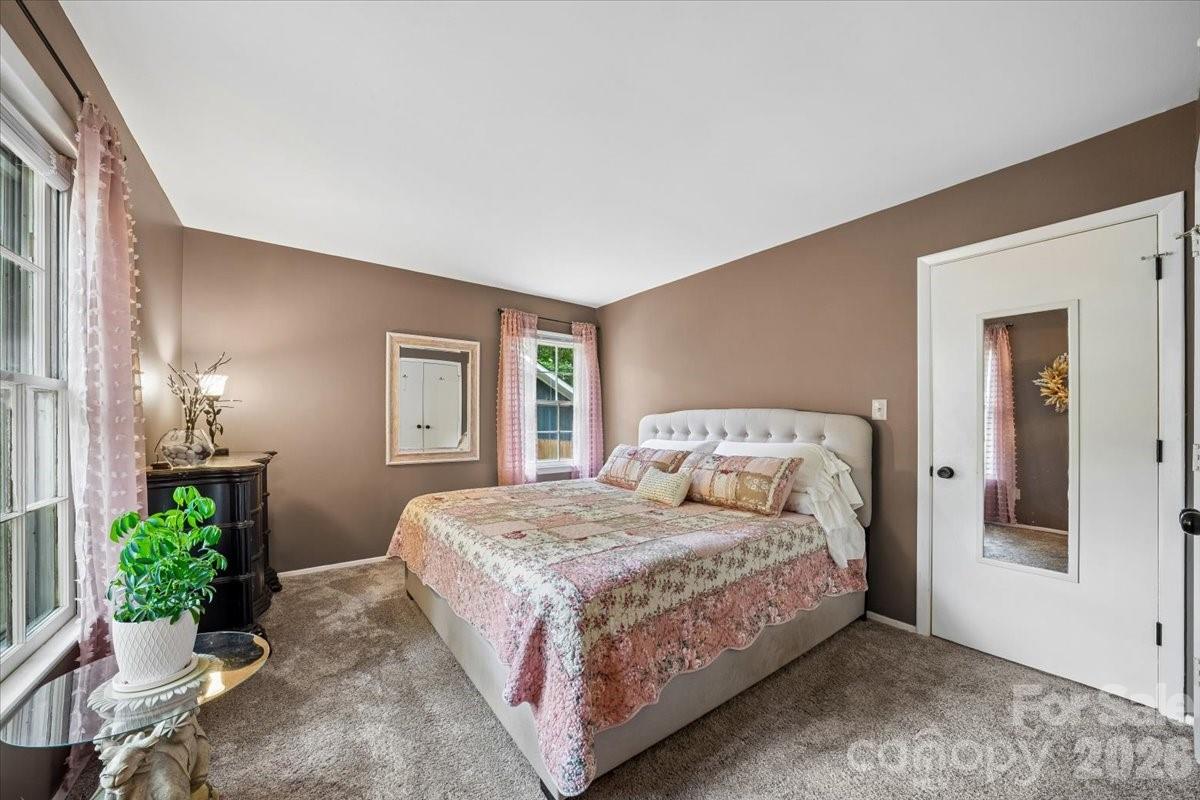 1005 Pinafore Drive — Charlotte