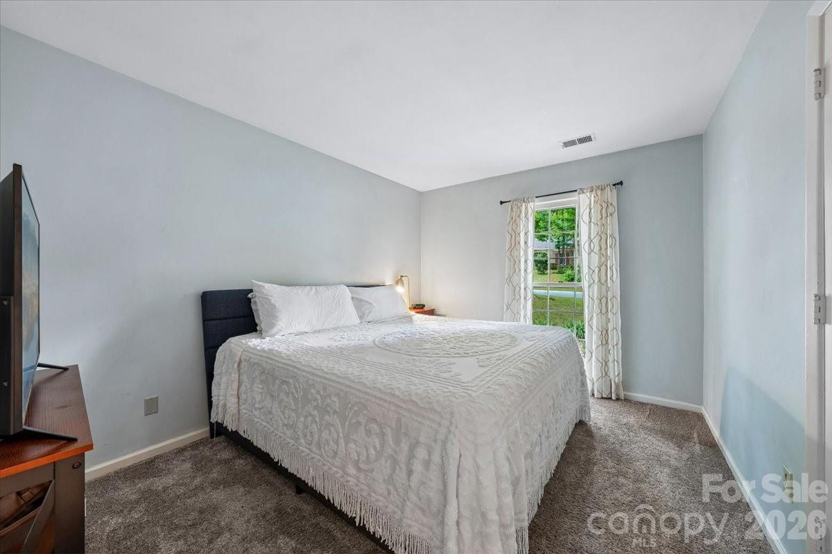 1005 Pinafore Drive — Charlotte