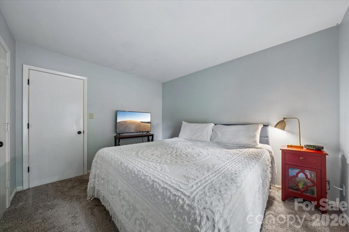 1005 Pinafore Drive — Charlotte