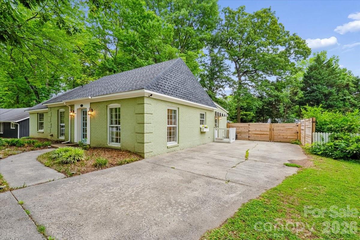 1005 Pinafore Drive — Charlotte