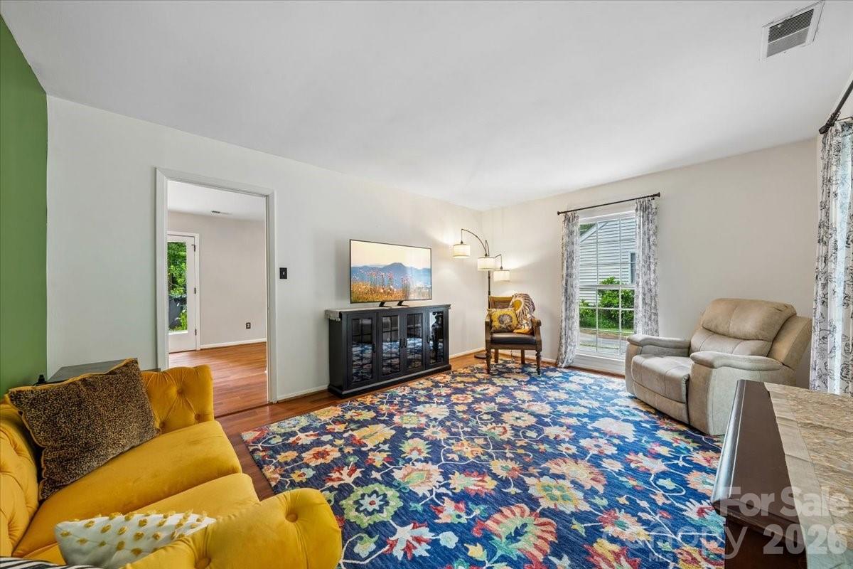 1005 Pinafore Drive — Charlotte
