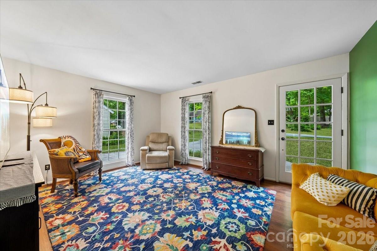 1005 Pinafore Drive — Charlotte