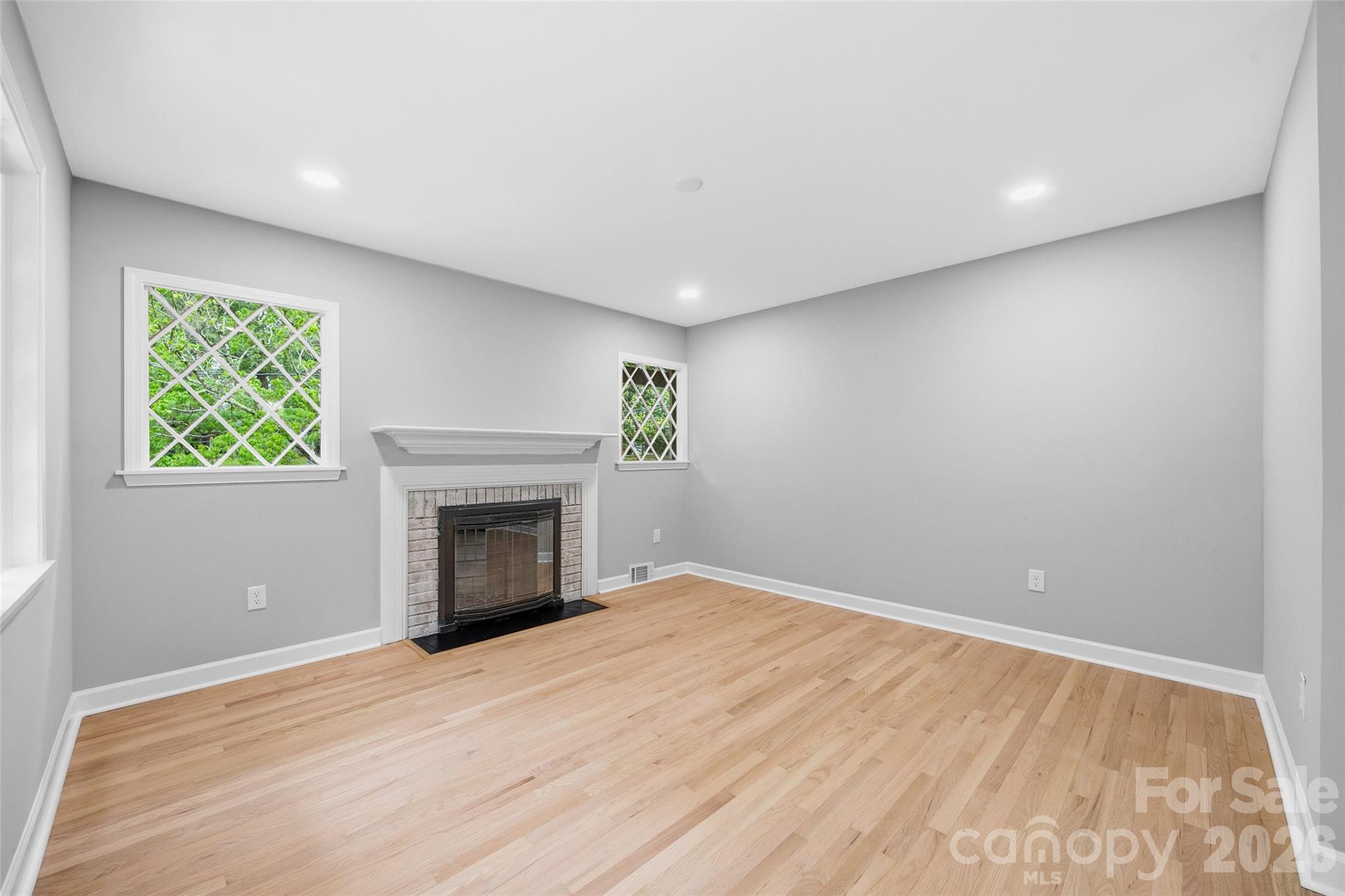 434 Sunnyside Drive SE — Concord