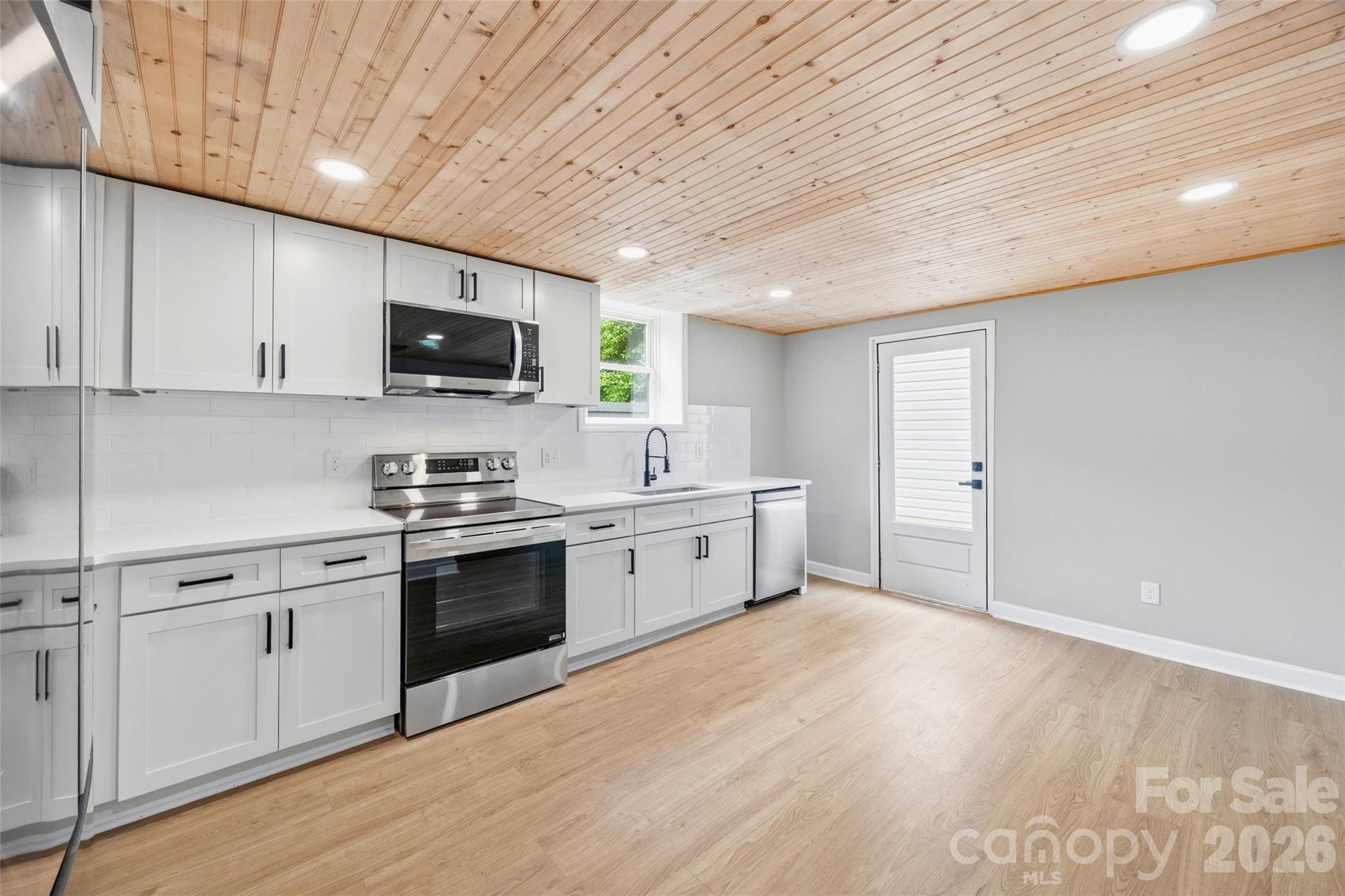 434 Sunnyside Drive SE — Concord