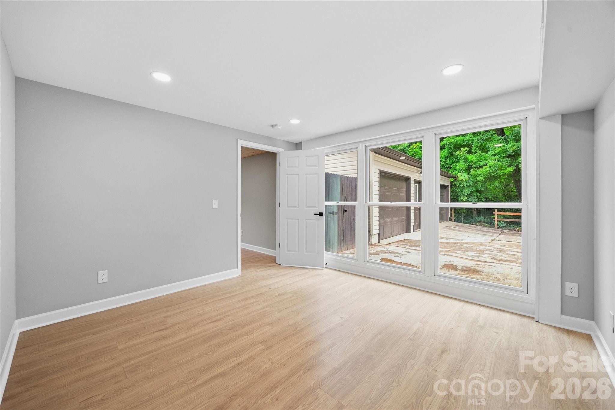 434 Sunnyside Drive SE — Concord