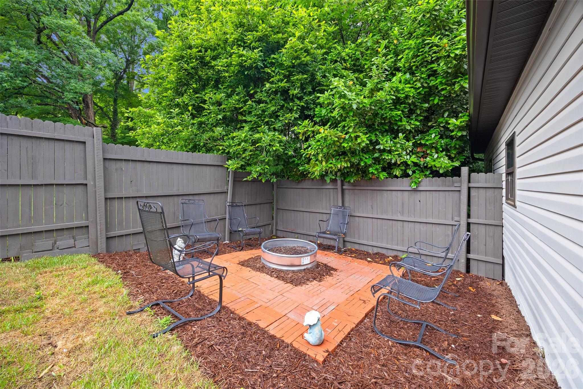 434 Sunnyside Drive SE — Concord