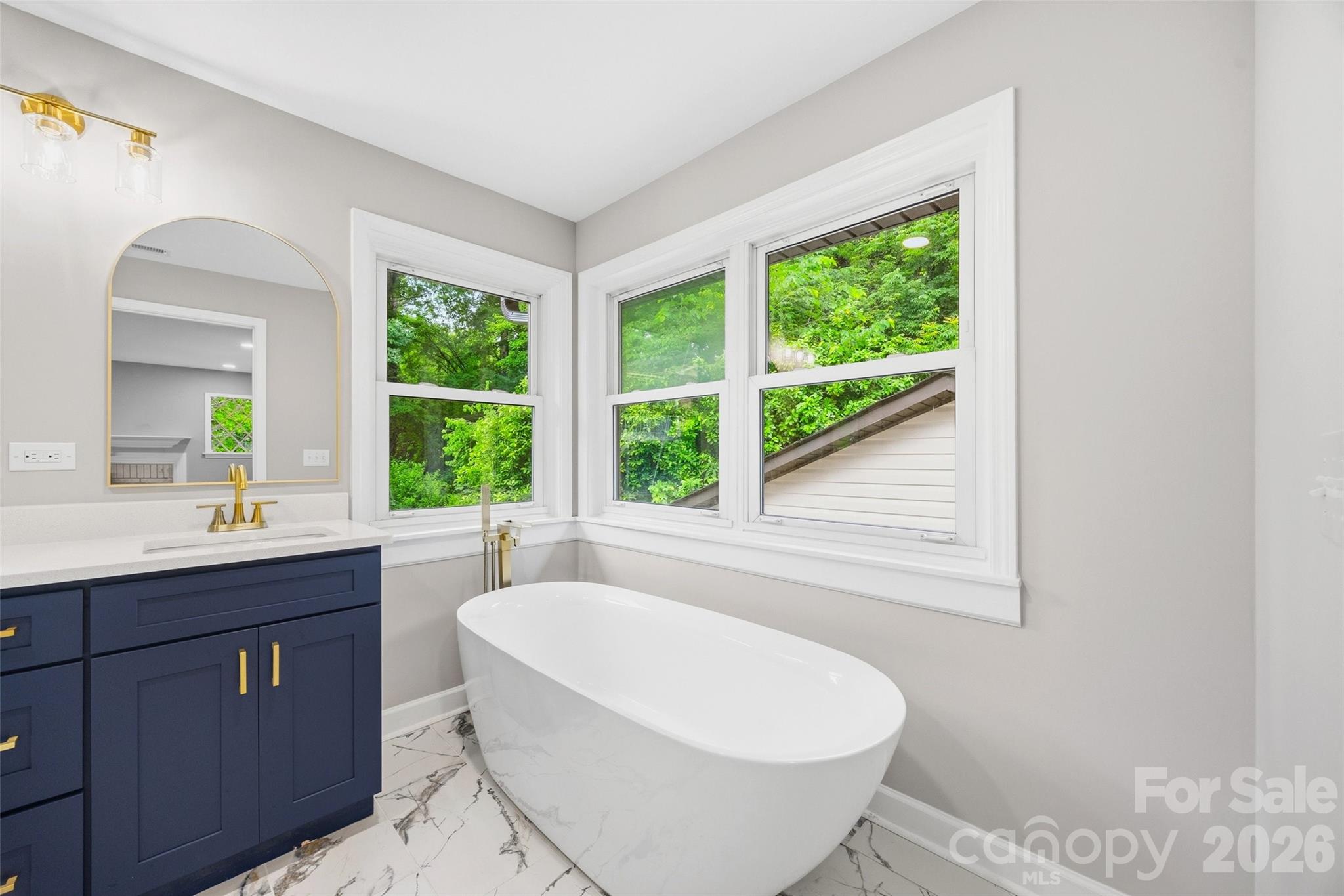 434 Sunnyside Drive SE — Concord