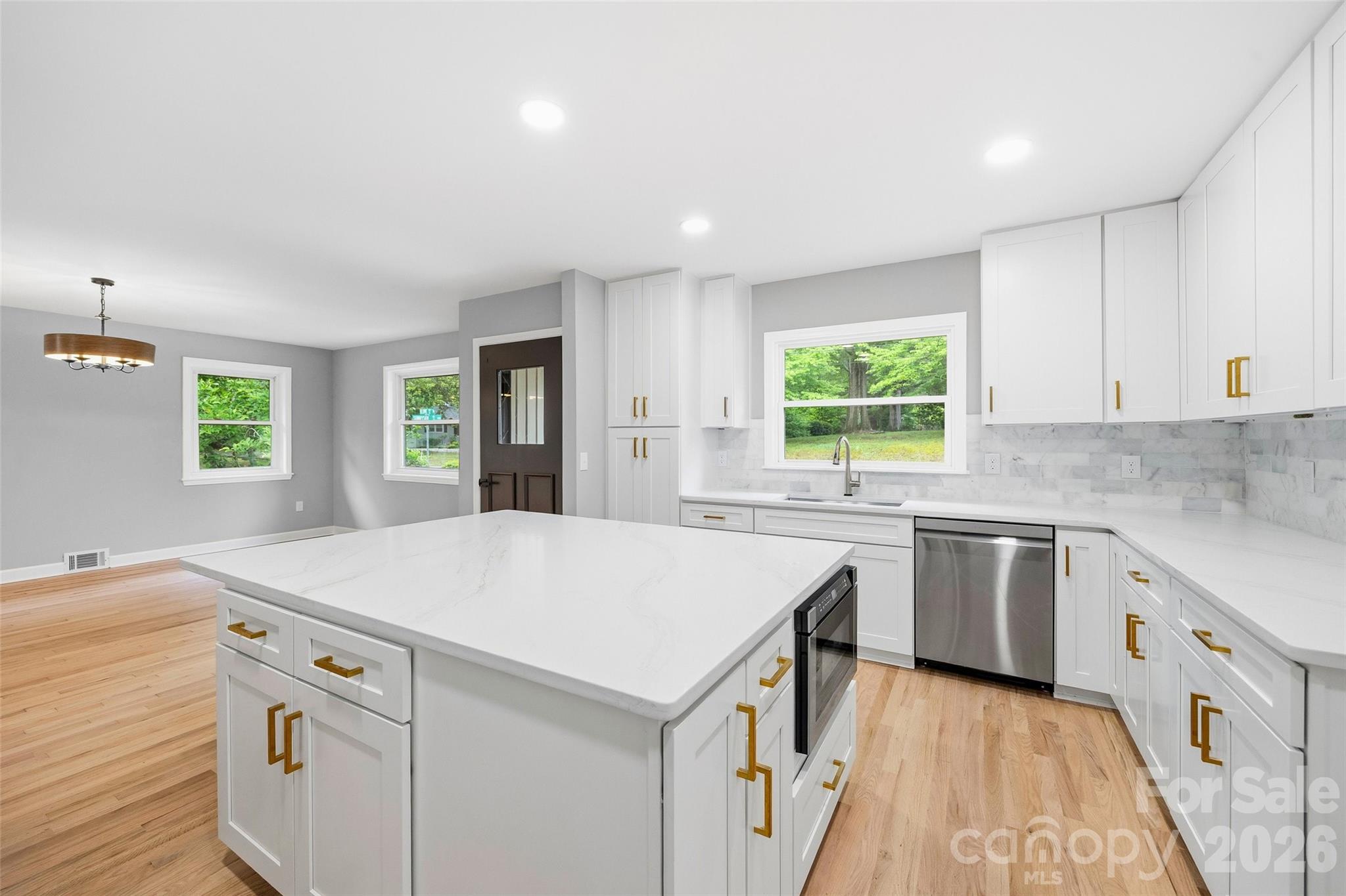 434 Sunnyside Drive SE — Concord
