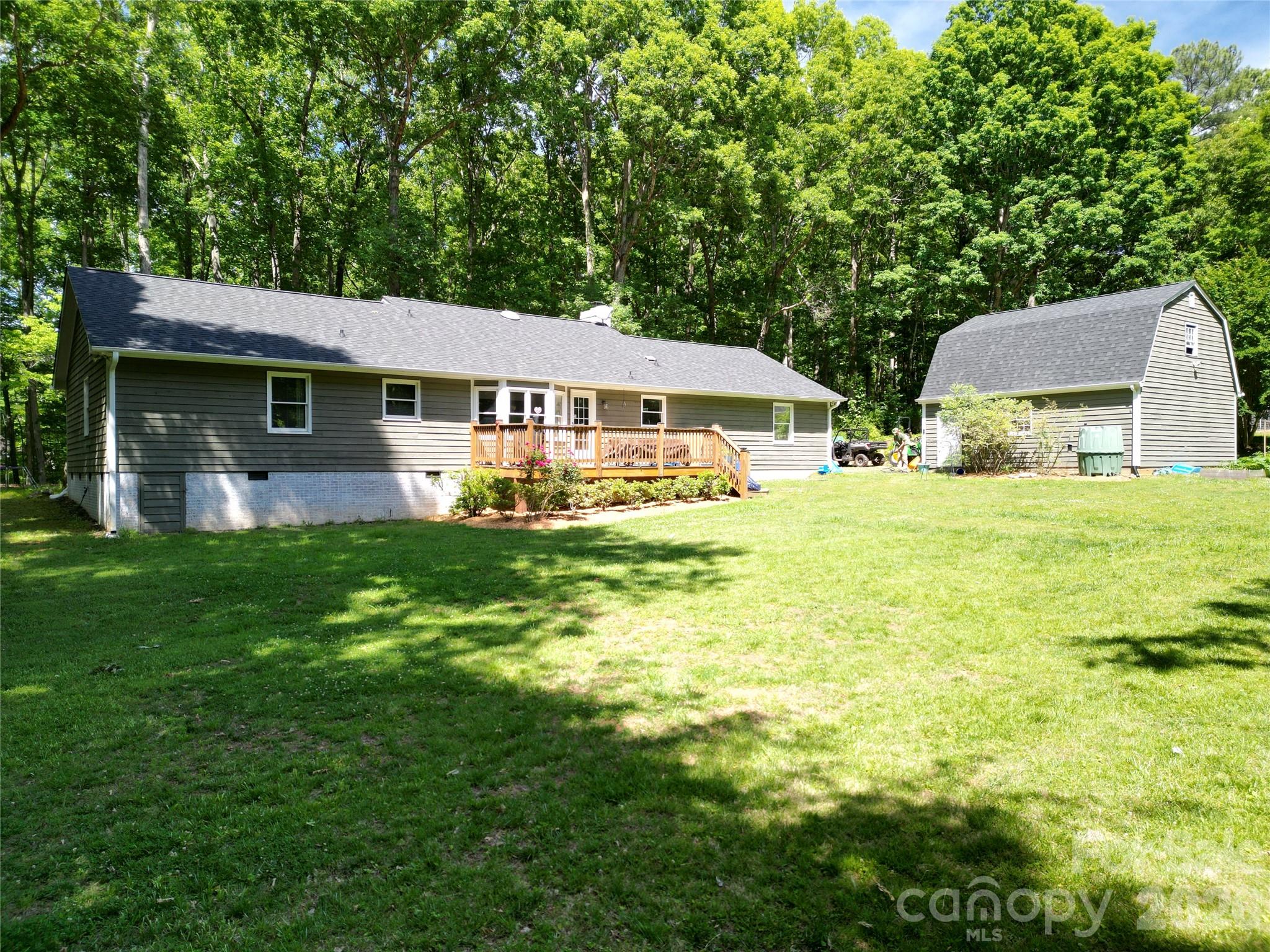 9309 N Pine Hill Lane — Charlotte