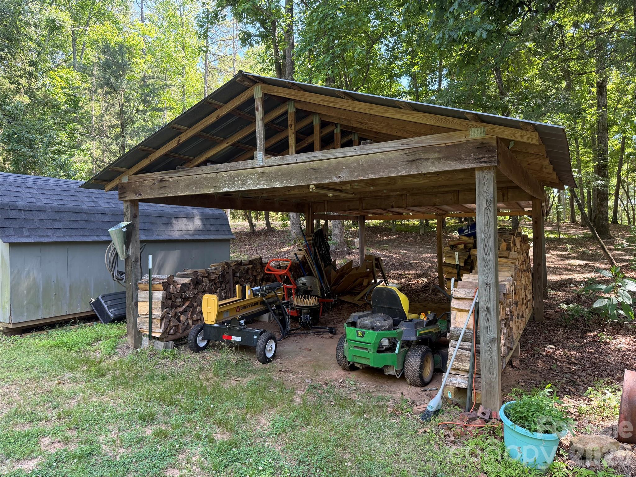 9309 N Pine Hill Lane — Charlotte