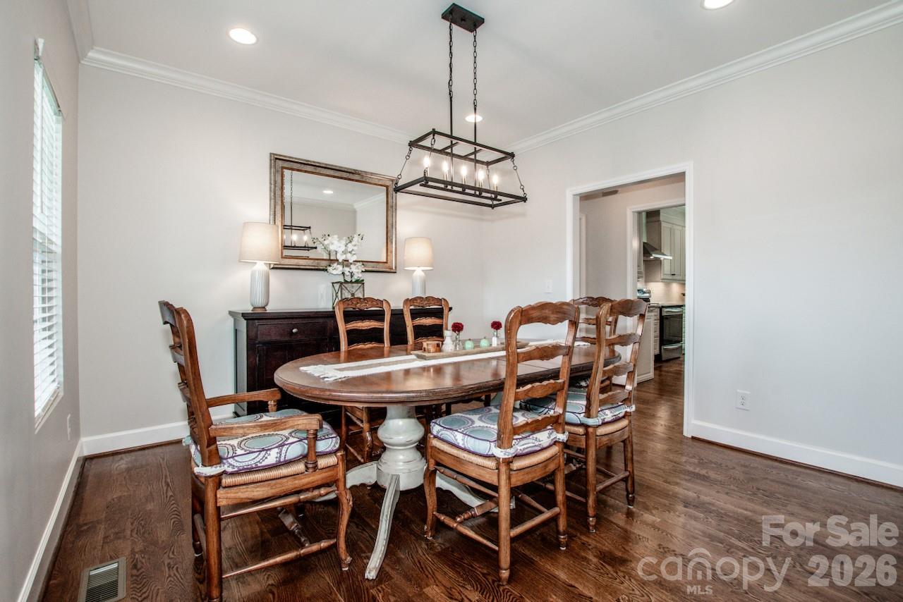 3211 Oakdale Road — Charlotte