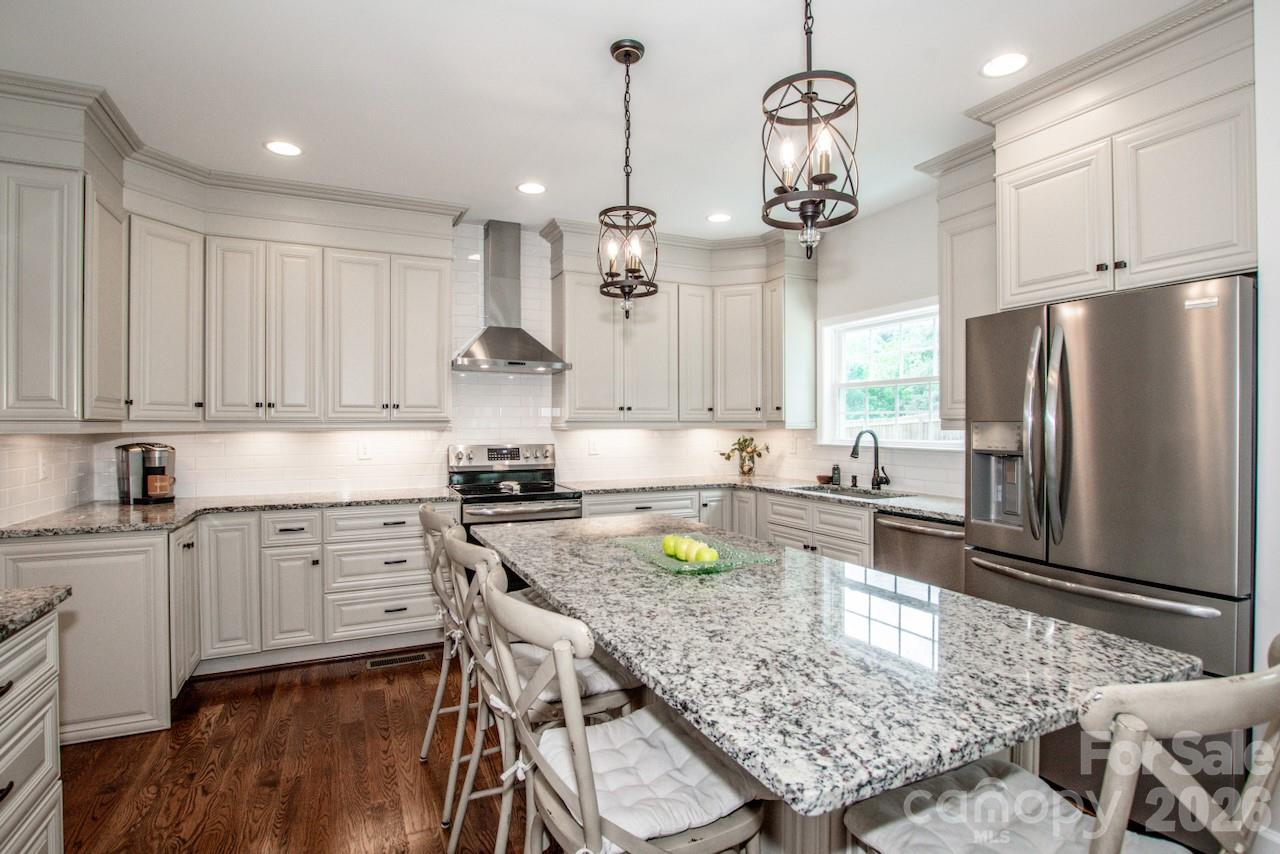 3211 Oakdale Road — Charlotte