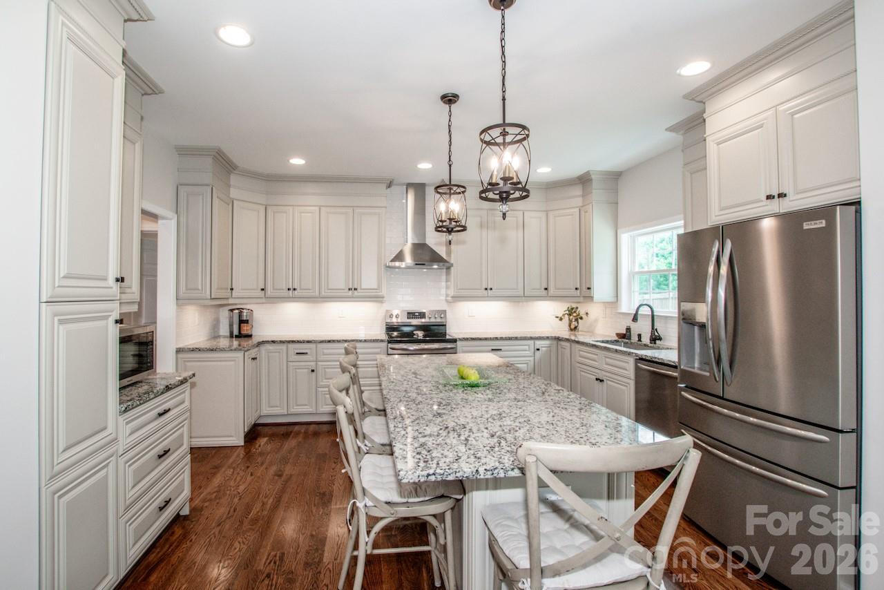 3211 Oakdale Road — Charlotte