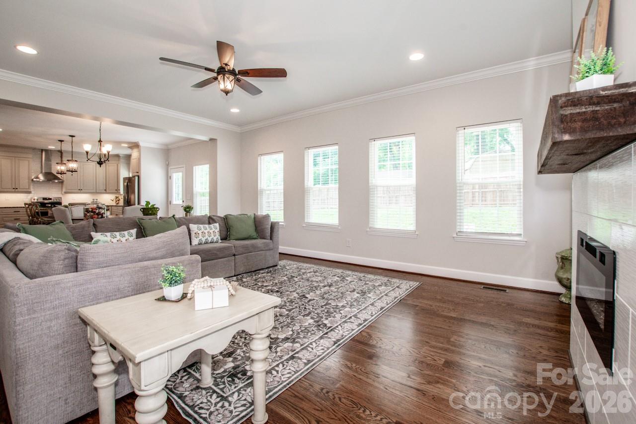 3211 Oakdale Road — Charlotte