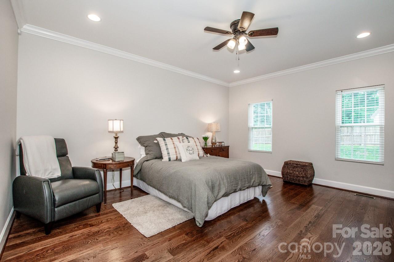 3211 Oakdale Road — Charlotte