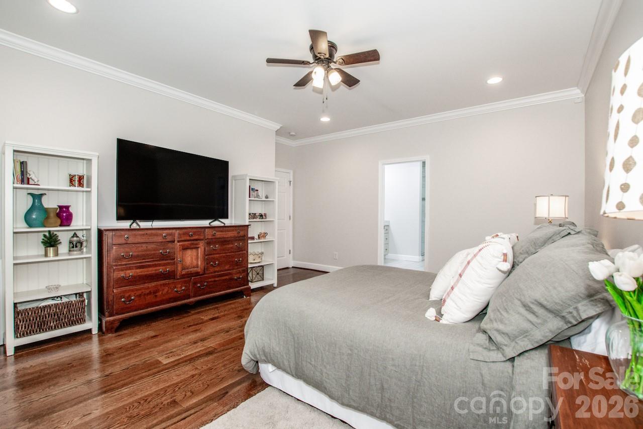 3211 Oakdale Road — Charlotte