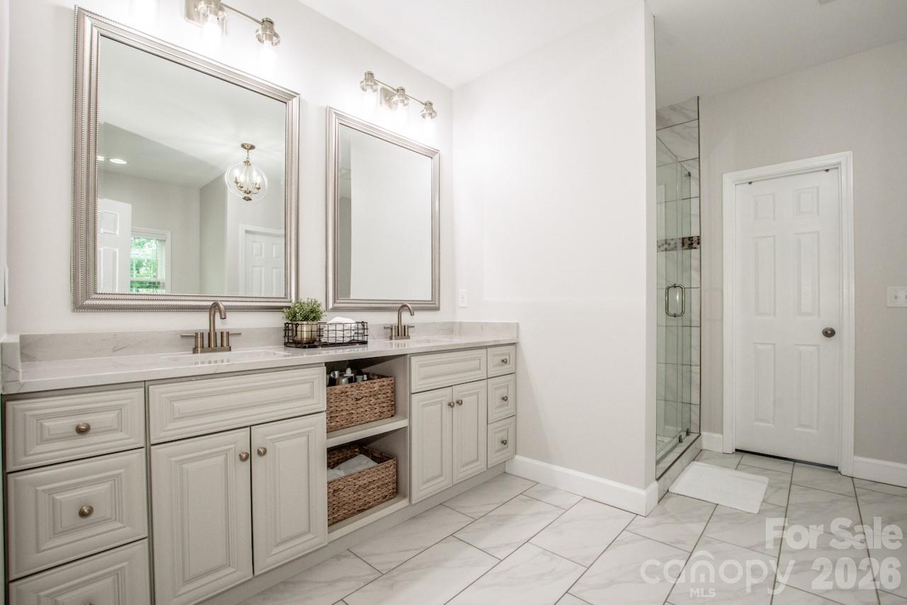 3211 Oakdale Road — Charlotte