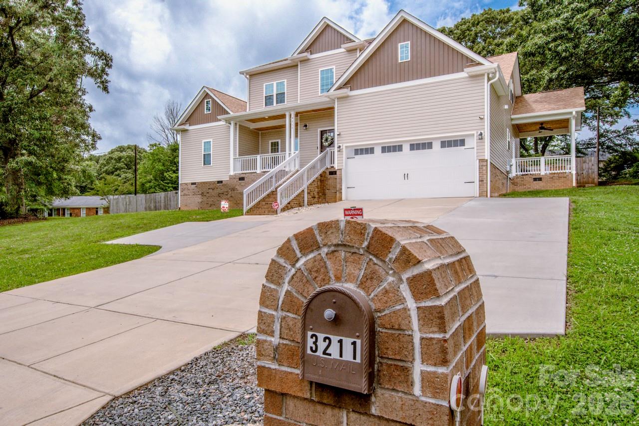 3211 Oakdale Road — Charlotte